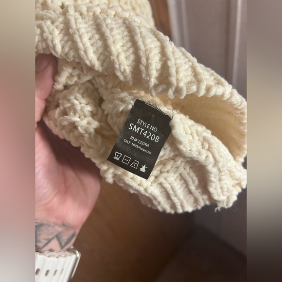 POL Light Beige Chenille Knit Turtleneck Sweater - Picture 7 of 8